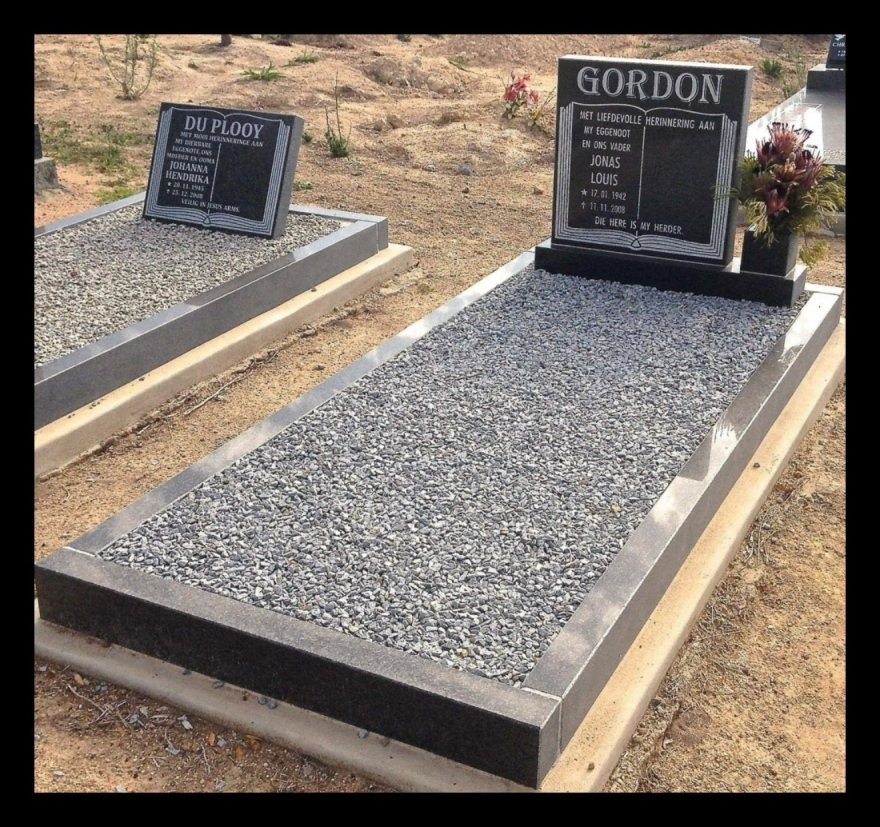 EA 01 memorial example by EA Memorials
